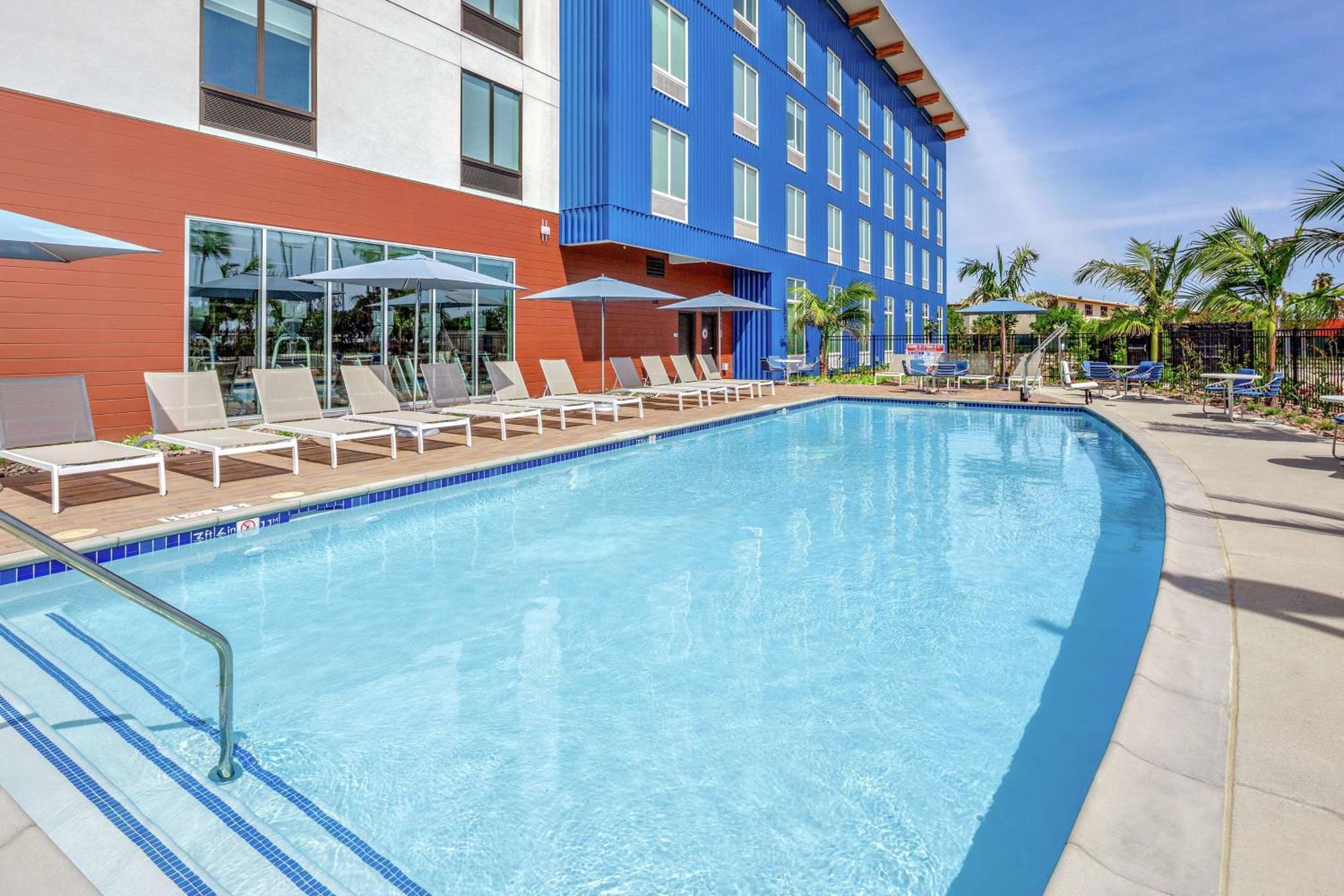 Hampton Inn & Suites San Diego Airport Liberty Station Exterior foto